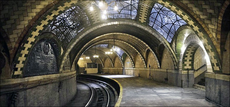 Illustration for article titled Arquitectura bajo tierra del pasado: las estaciones de metro
fantasma